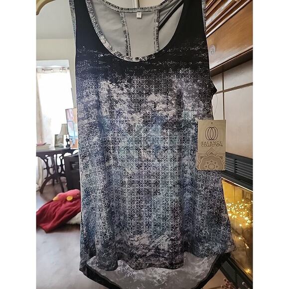 NWT Balance Collection Athletic Tank Top Concrete Flowers Racerback Small A108 - Picture 1 of 6